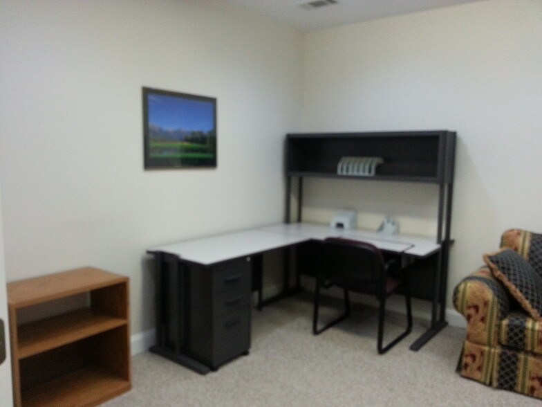 More Photos Of 106 Colony Park Dr, Cumming Office Residential For Lease