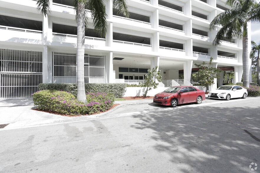 More Photos Of 1011 Sunnybrook Rd, Miami Office For Lease