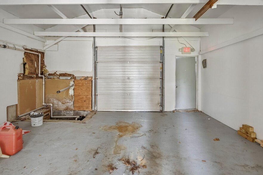 More Photos Of 50 Clara St, Landisville Warehouse For Sale