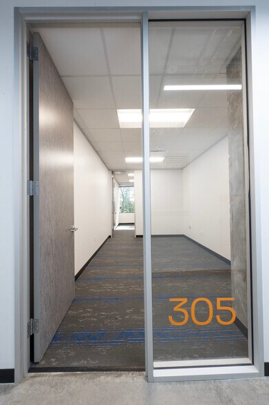 More Photos Of 5757 Woodway Dr, Houston Coworking Space