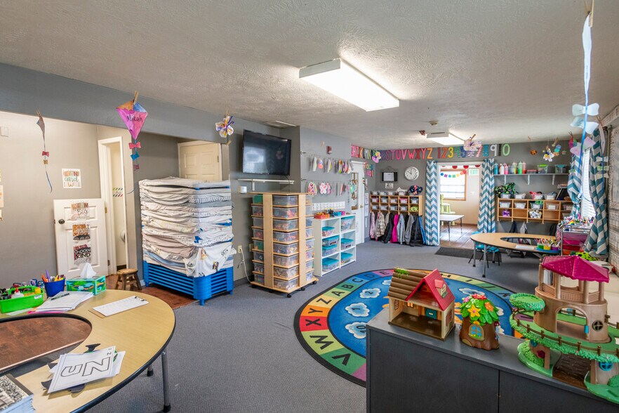 More Photos Of 1275 E State St, Eagle Daycare Center For Sale