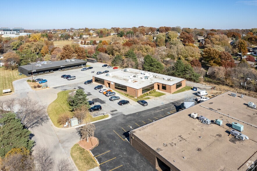 More Photos Of 2435 S 130th Cir, Omaha Office For Lease