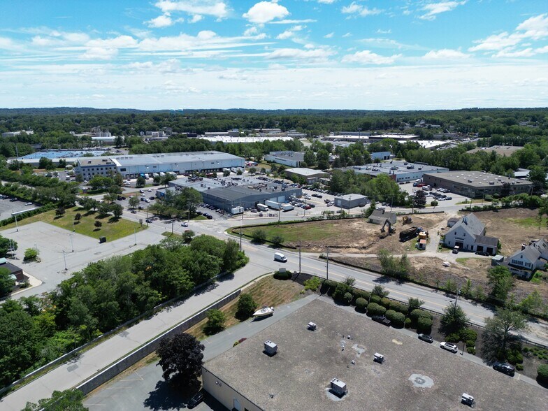 More Photos Of 678 Andover St, Lawrence Light Manufacturing For Sale