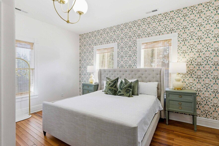 More Photos Of 320 Blount Ave, Guntersville Specialty For Sale