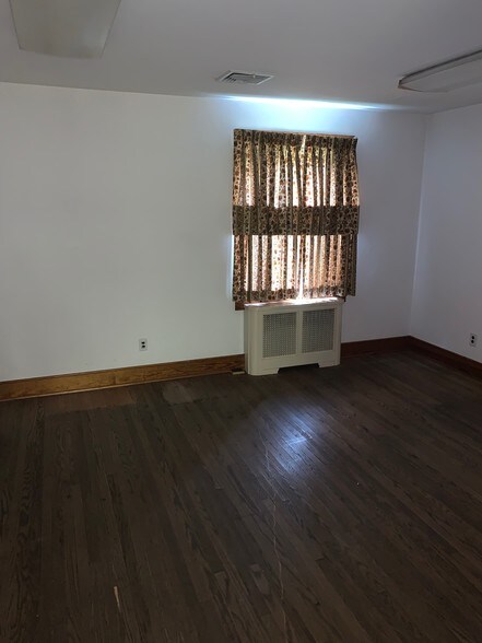 More Photos Of 650 E Broad St, Souderton Freestanding For Sale