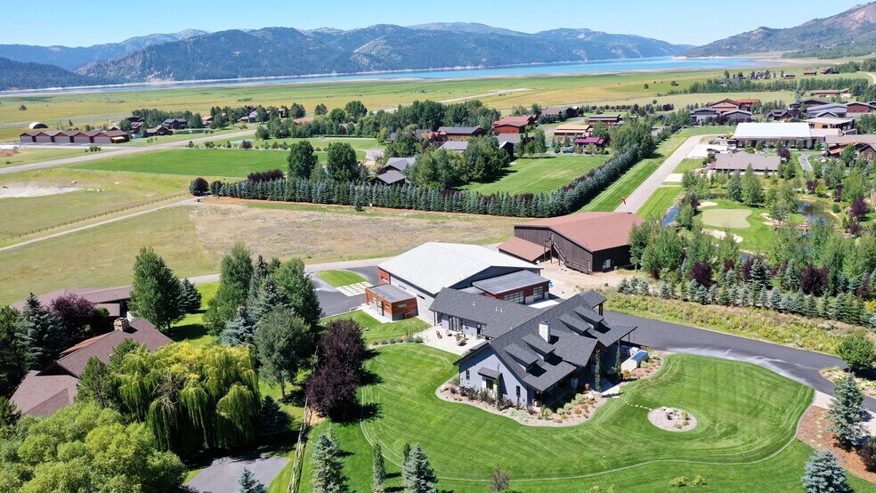 More Photos Of 872 Alpine Village Loop, Alpine Airplane Hangar For Sale
