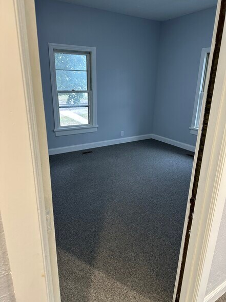 More Photos Of 23836 W Main St, Plainfield Office For Lease