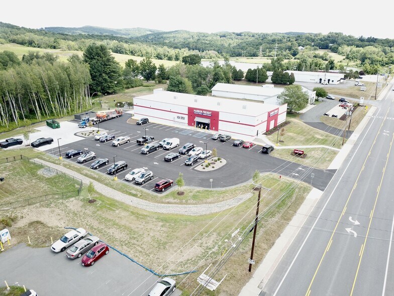 841 Hoosick Rd, Troy, NY 12180 General Retail For Sale