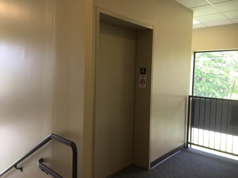More Photos Of 5250 Freemansburg Ave, Easton Office For Lease