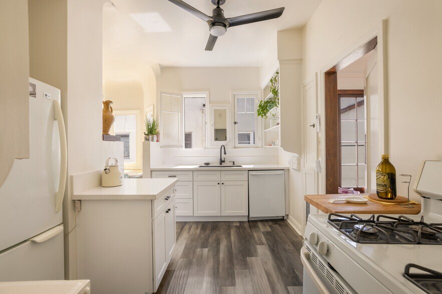 More Photos Of 326 N Sycamore Ave, Los Angeles Apartments For Sale