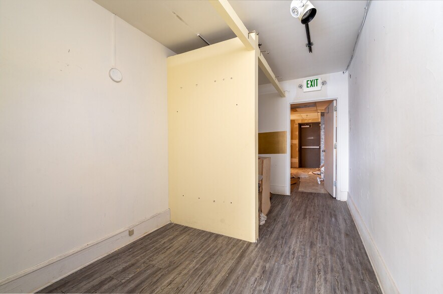 More Photos Of 330 N Charles St, Baltimore Apartments For Lease