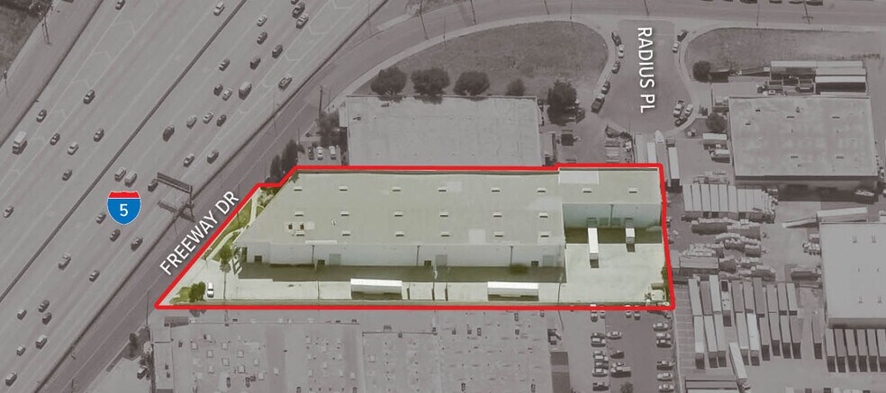 More Photos Of 13539 Freeway Dr, Santa Fe Springs Warehouse For Lease