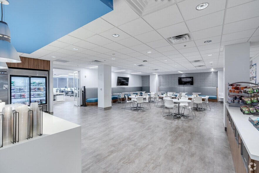 More Photos Of 650 Naamans Rd, Claymont Office For Sale