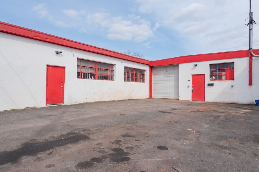 More Photos Of 238 West St, South Hackensack Warehouse For Lease