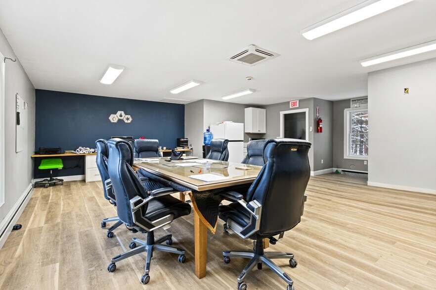 More Photos Of 2108 Broadway, South Portland Light Distribution For Sale
