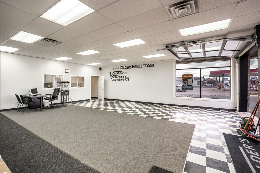 More Photos Of 309 1st Ave E, Cambridge Auto Dealership For Sale