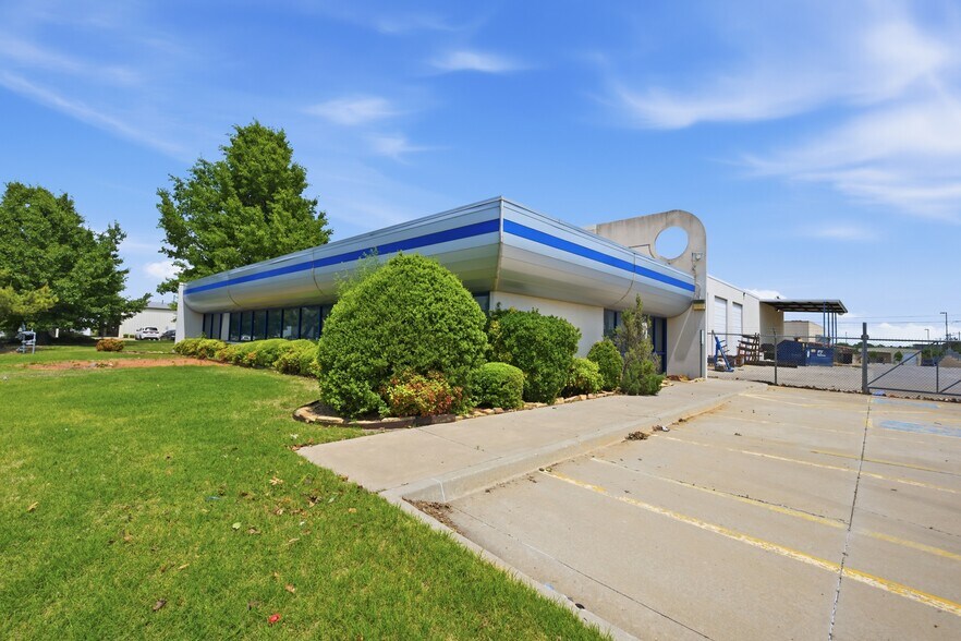 More Photos Of 3300 S Ann Arbor Ave, Oklahoma City Manufacturing For Sale