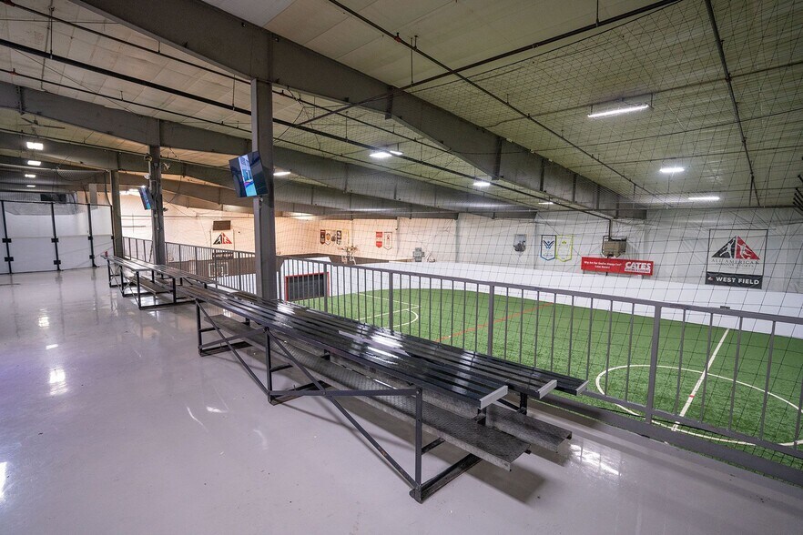 More Photos Of 8875 Rosehill Rd, Lenexa Health Club For Sale