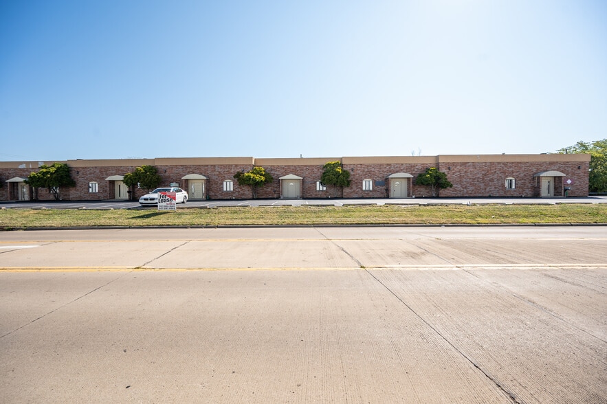 More Photos Of 3300-3312 Encrete Ln, Dayton Light Manufacturing For Lease