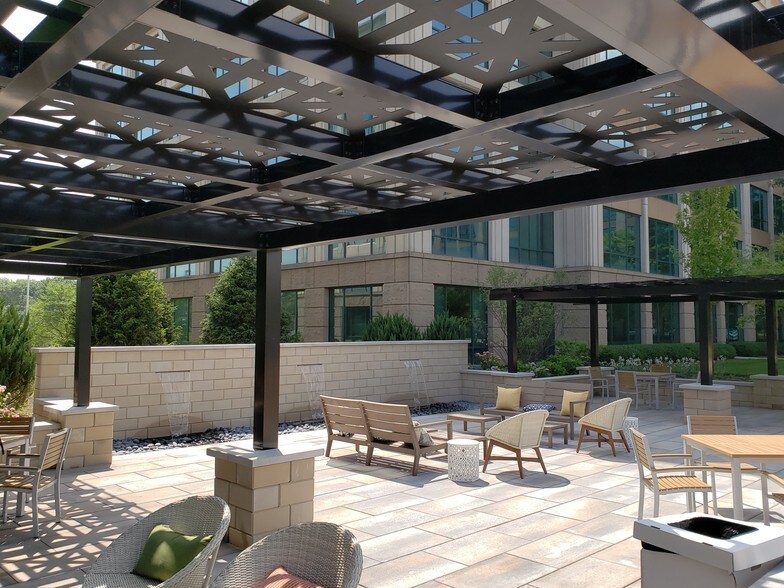 More Photos Of 20 N Martingale Rd, Schaumburg Office For Lease