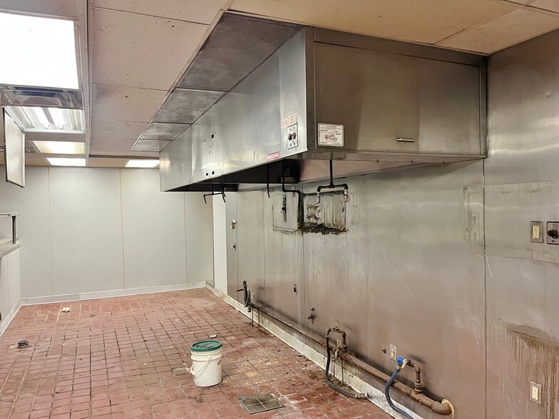 More Photos Of 2601 S Broadway Ext, Edmond Restaurant For Lease