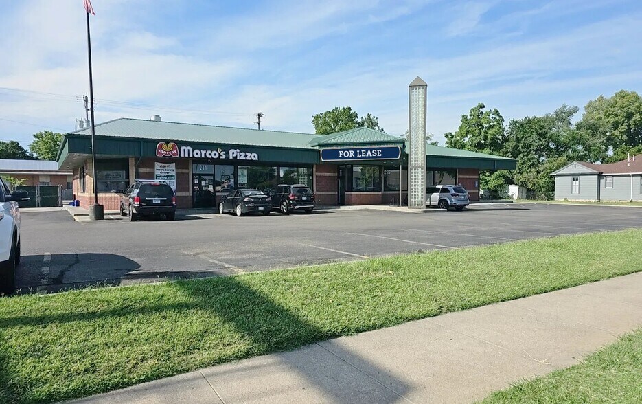 Primary Photo Of 215 W 6th St, Junction City Freestanding For Lease
