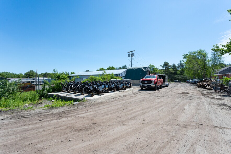 More Photos Of 86 Newburyport Tpke, Newbury Auto Dealership For Sale