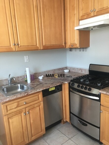 More Photos Of 31-64 41st St, Long Island City Apartments For Sale