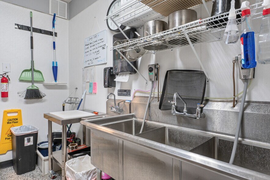 More Photos Of 213 E Market St, Troy Office For Sale