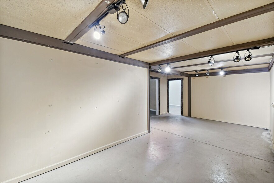 More Photos Of 1956 Kingsley Ave, Orange Park General Retail For Sale