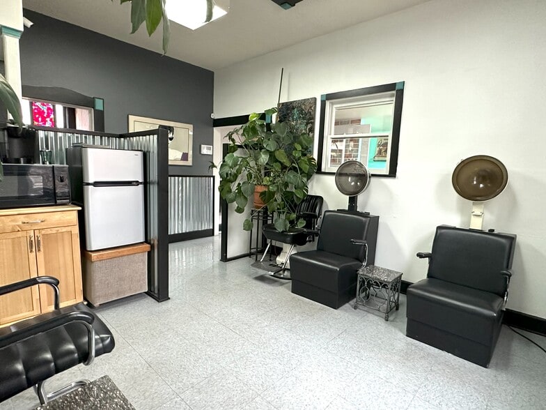More Photos Of 1809 W Colorado Ave, Colorado Springs Freestanding For Sale