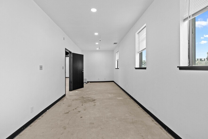 More Photos Of 9036 Winnetka Ave, Northridge Loft Creative Space For Lease