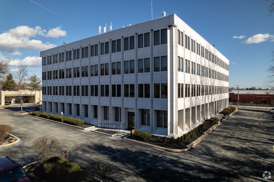 More Photos Of 1974 Sproul Rd, Broomall Office For Lease