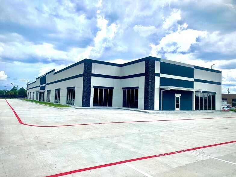 More Photos Of 17085 - 17087 N Texas Ave, Webster Medical For Sale