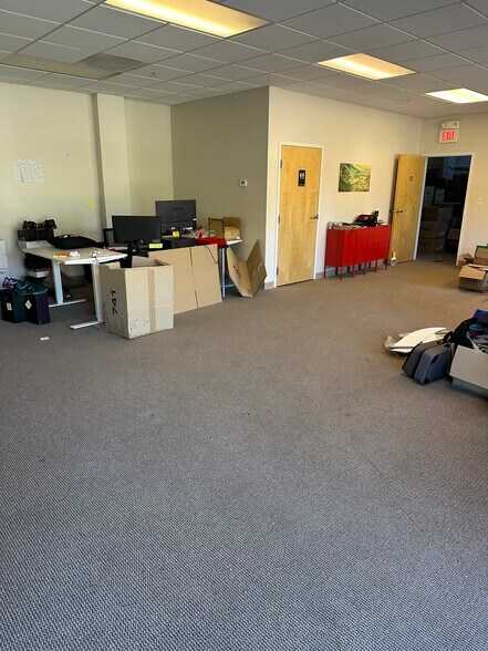 More Photos Of 280 Heritage Ave, Portsmouth Warehouse For Lease