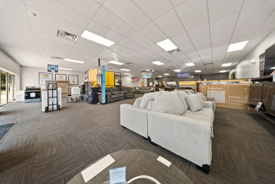 More Photos Of 1812 S Business 54, Eldon Bank For Sale
