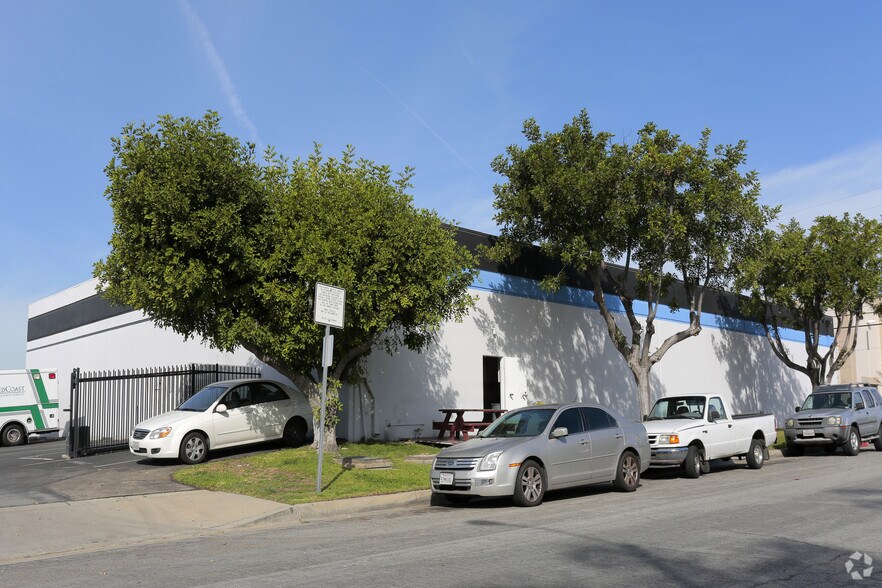 More Photos Of 14000 Rosecrans Ave, Santa Fe Springs Warehouse For Lease