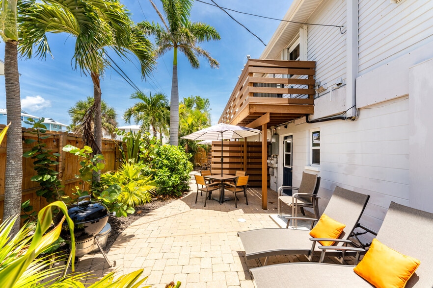 More Photos Of 1130 Gulf Blvd, Englewood Apartments For Sale
