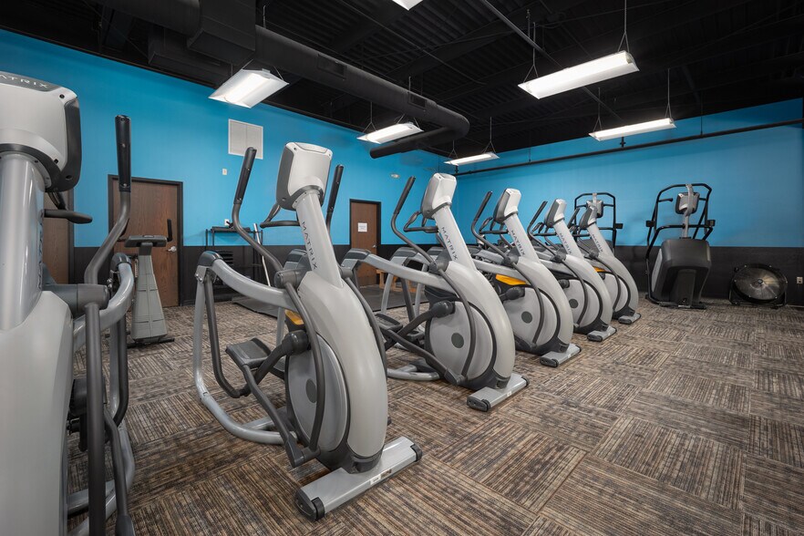 More Photos Of 4200 Carriage Way, Weatherford Medical For Lease