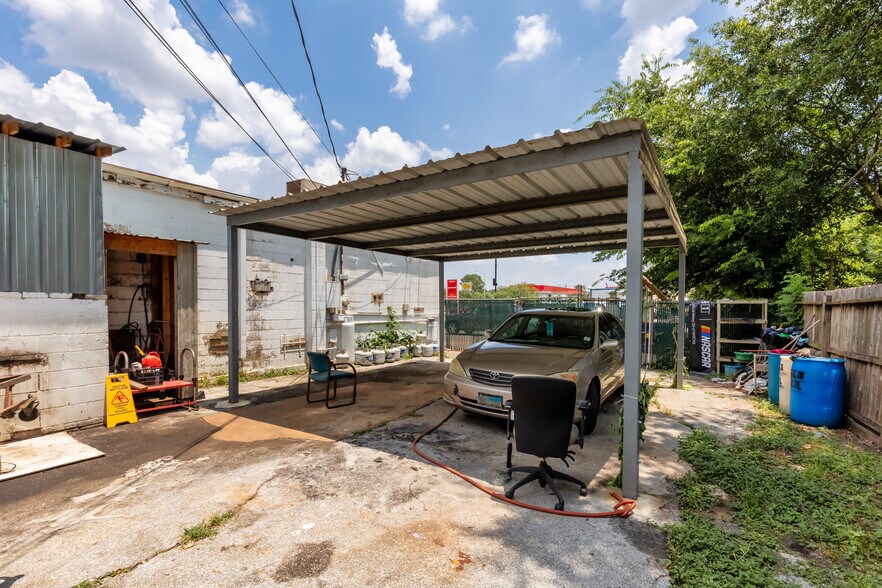 More Photos Of 1002 Edgebrook Dr, Houston Auto Repair For Sale