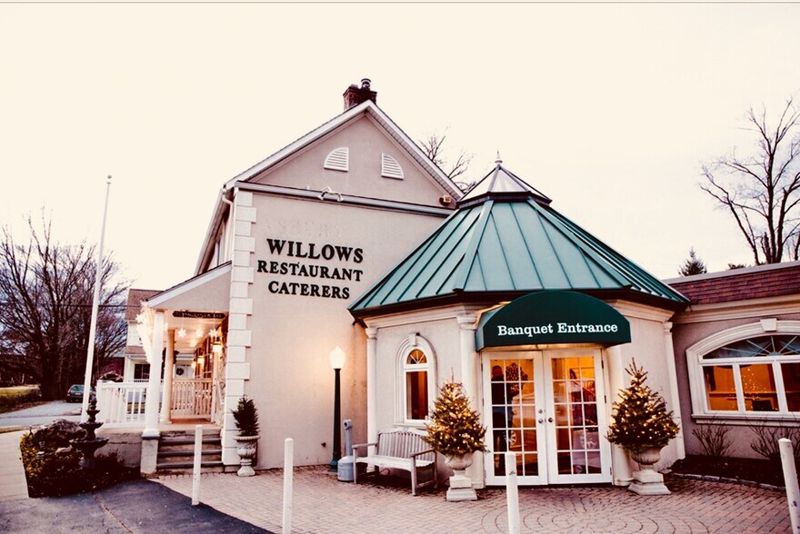 More Photos Of 288 Asbury Anderson Rd, Asbury Restaurant For Sale