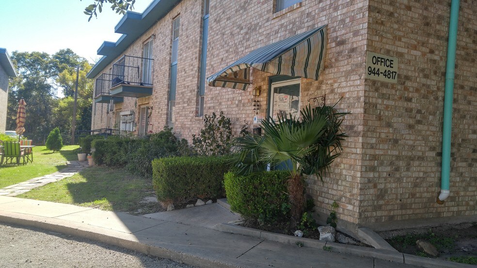 More Photos Of 1707-1717 Greenwood St, San Angelo Apartments For Sale