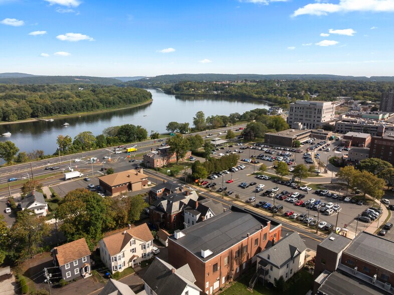 More Photos Of 54 Washington St, Middletown Office For Sale