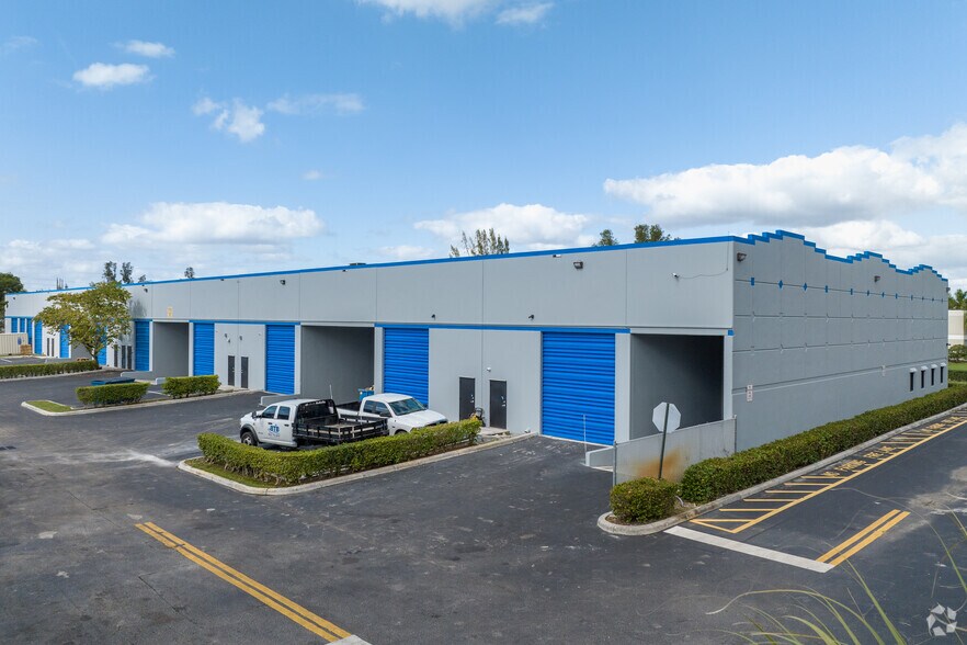 More Photos Of 5259-5299 NW 108th Ave, Sunrise Warehouse For Lease