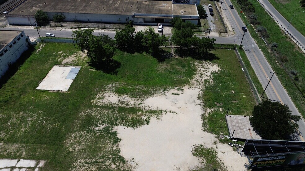 More Photos Of 1010 Hoefgen Avenue, San Antonio Land For Sale