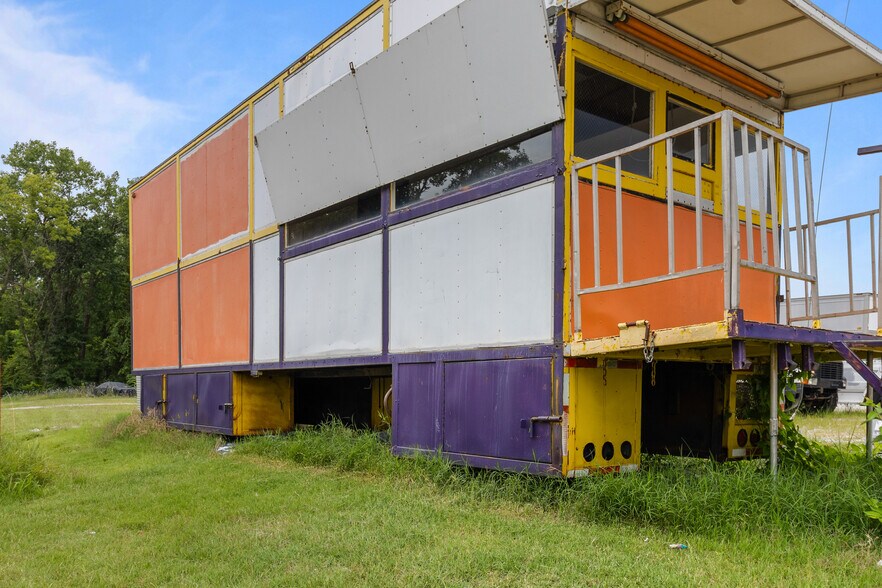 More Photos Of 1420 Highway M, Sedalia Service Station For Sale