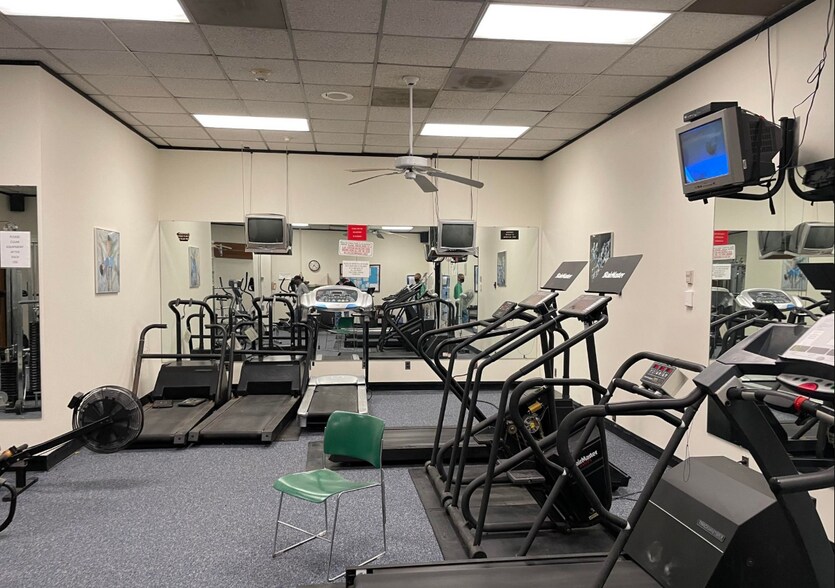 More Photos Of 720 Western Blvd, Tarboro Office For Sale