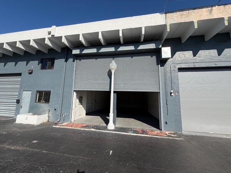 More Photos Of 12552-12572 NE 14th Ave, North Miami Warehouse For Lease