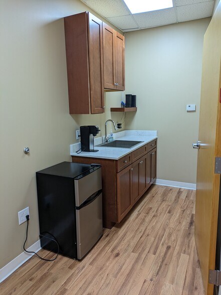 More Photos Of 141 Providence Rd, Chapel Hill Office Residential For Lease