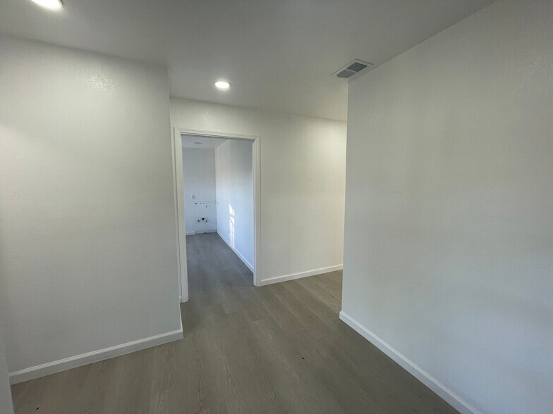 More Photos Of 1919 Grand Canal Blvd, Stockton Office For Lease